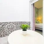 Cubo's Boutique Urban Deluxe *